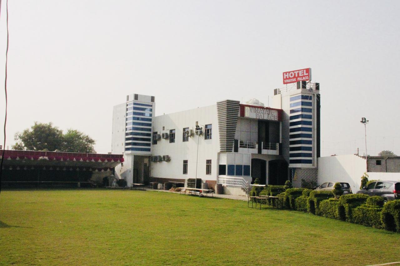 Vinayak Palace Hotel Mathura Exterior foto